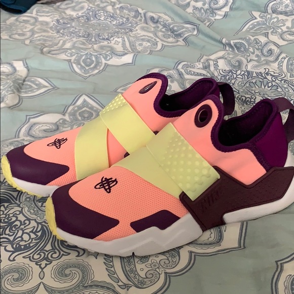 NIKE SNEAKERS - Picture 1 of 3